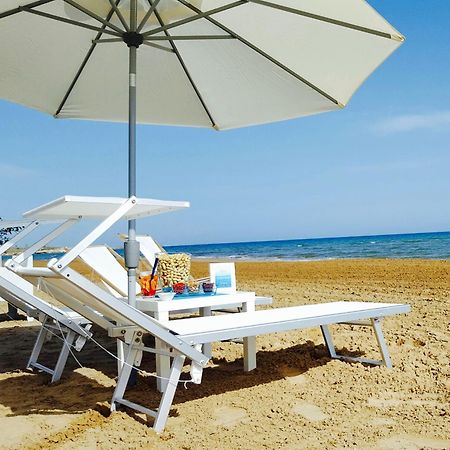 Caposud Residence And Beach Club Ispica Bagian luar foto