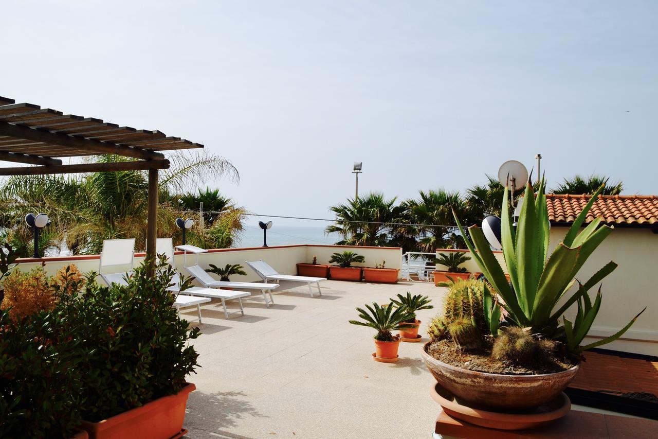 Caposud Residence And Beach Club Ispica Bagian luar foto